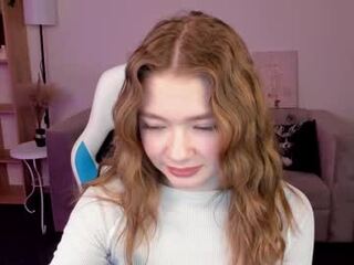 lina_kiss_me